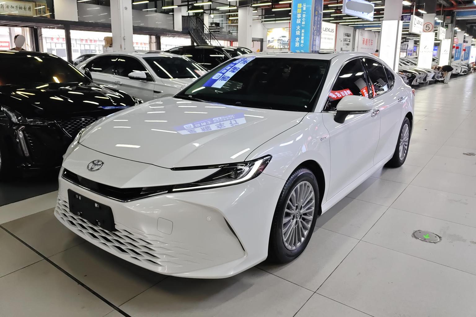 Toyota Camry 2.0HGVP Deluxe 2025
