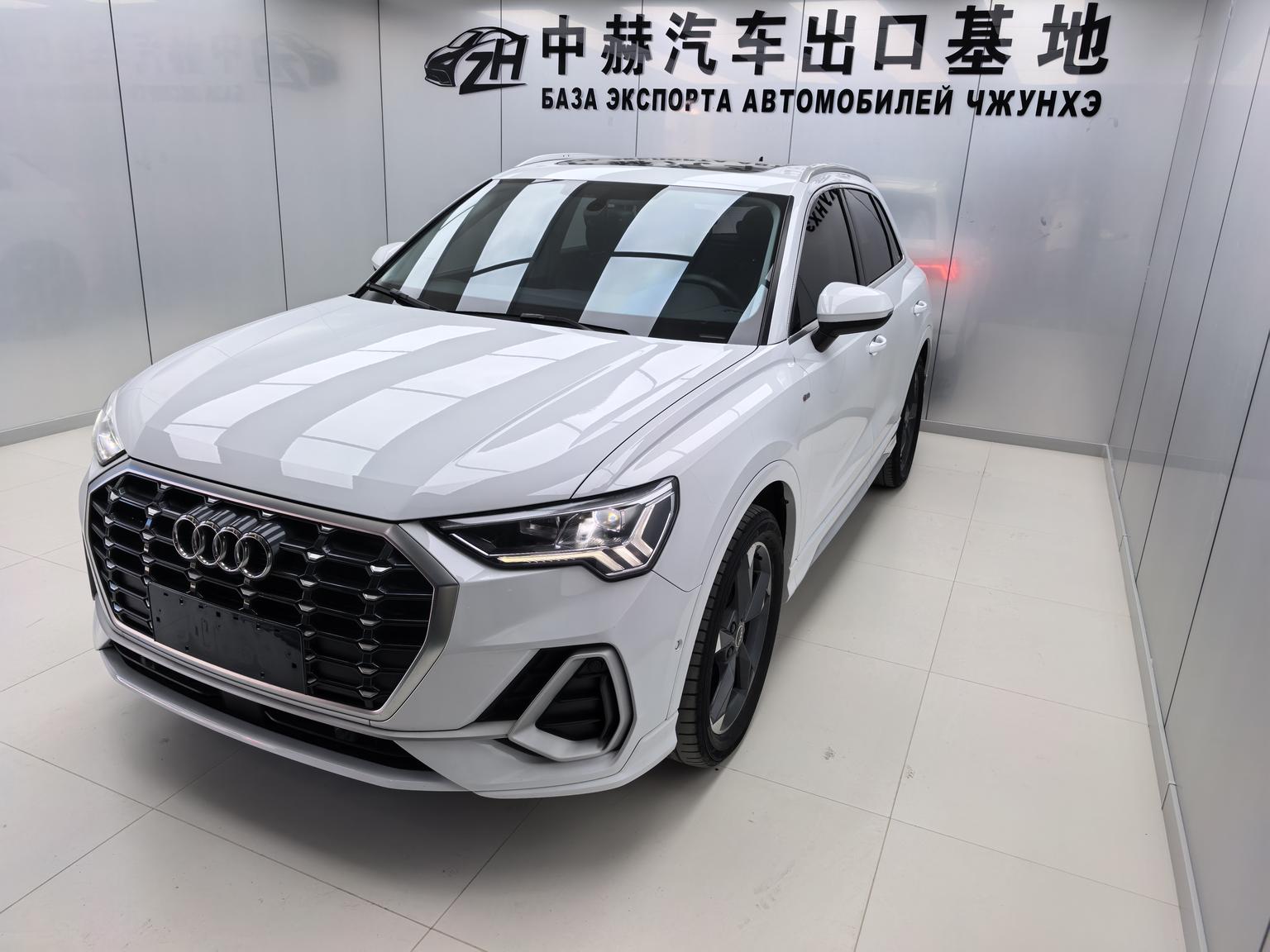 Audi Q3 35 TFSI Fashion Dynamic (1.4L) 2022