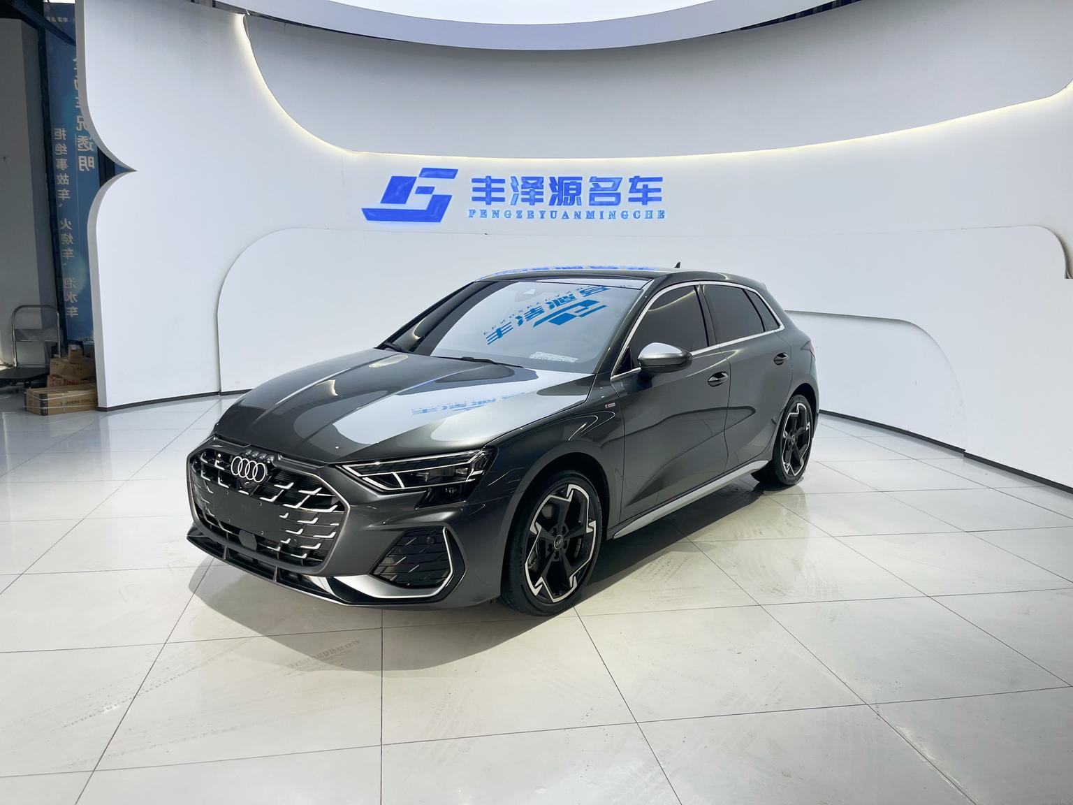 Audi A3 35 TFSI Flying Premium (1.5L) 2026