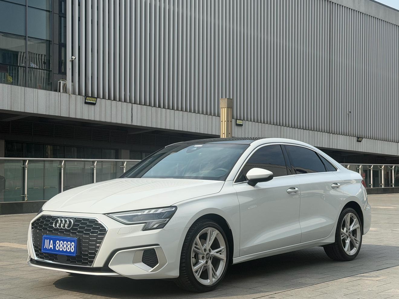 Audi A3 Luxury Elegance (1.4L) 2021