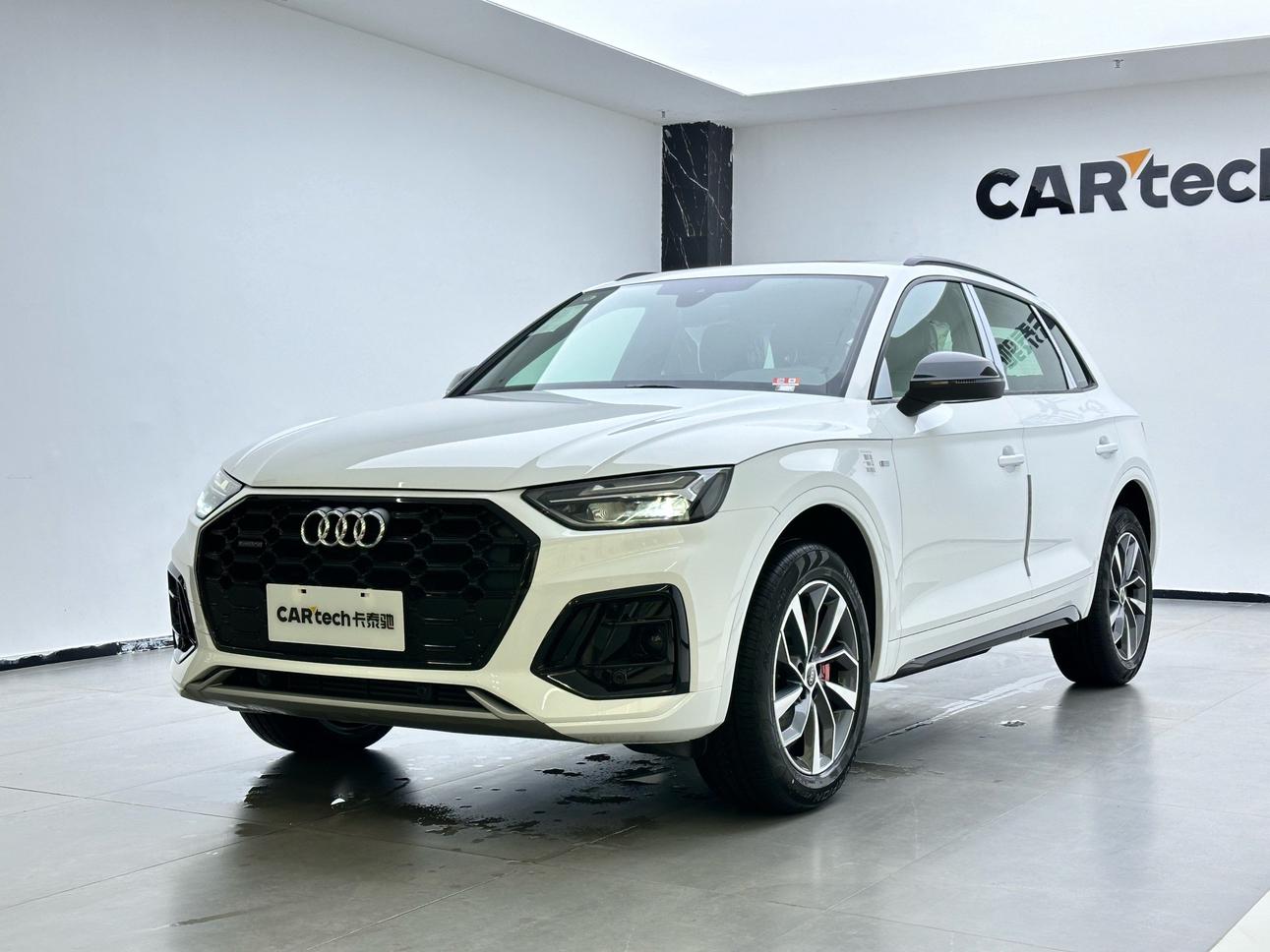 Audi Q5L 40TFSI Luxury Dynamic 2025