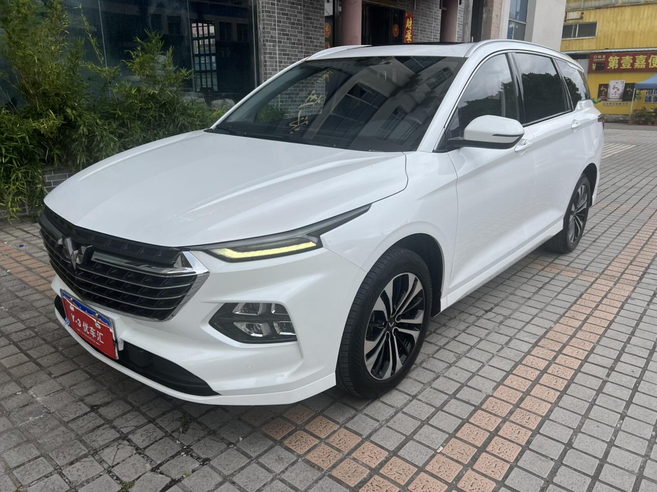 Wuling Victory Flagship CVT (1.5L) 2021