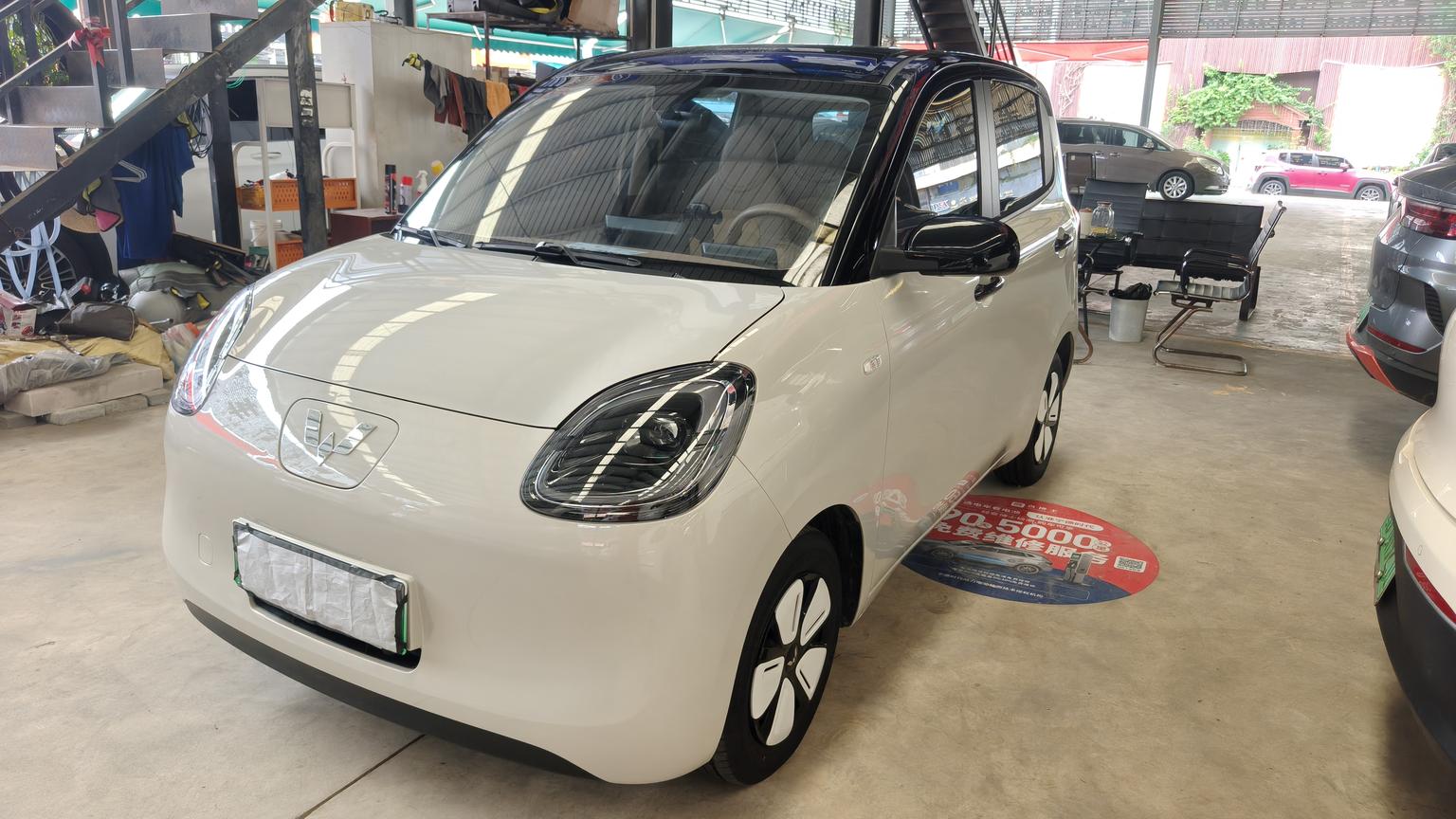 Wuling Miniev 205km LFP Four-Door Premium Plus 2025