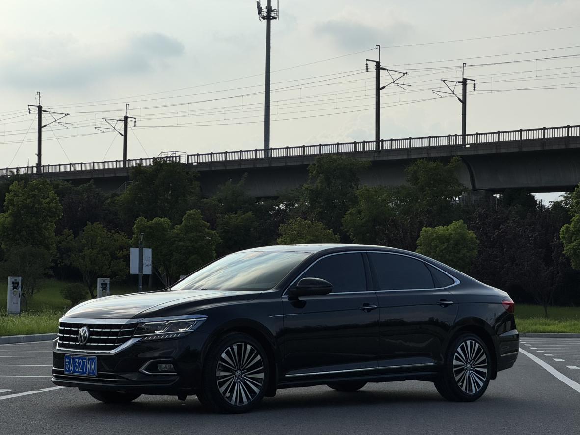 Volkswagen Passat 330TSI Luxury CN6 (2L) 2019