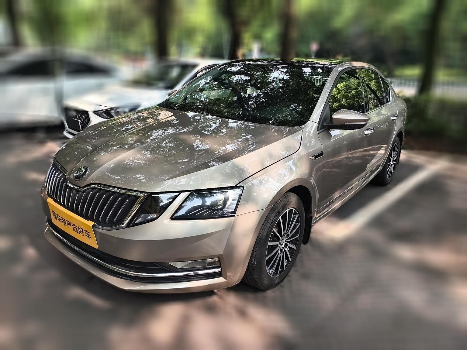 Skoda Octavia 1.5L Auto Intelligent Luxury China VI 2020