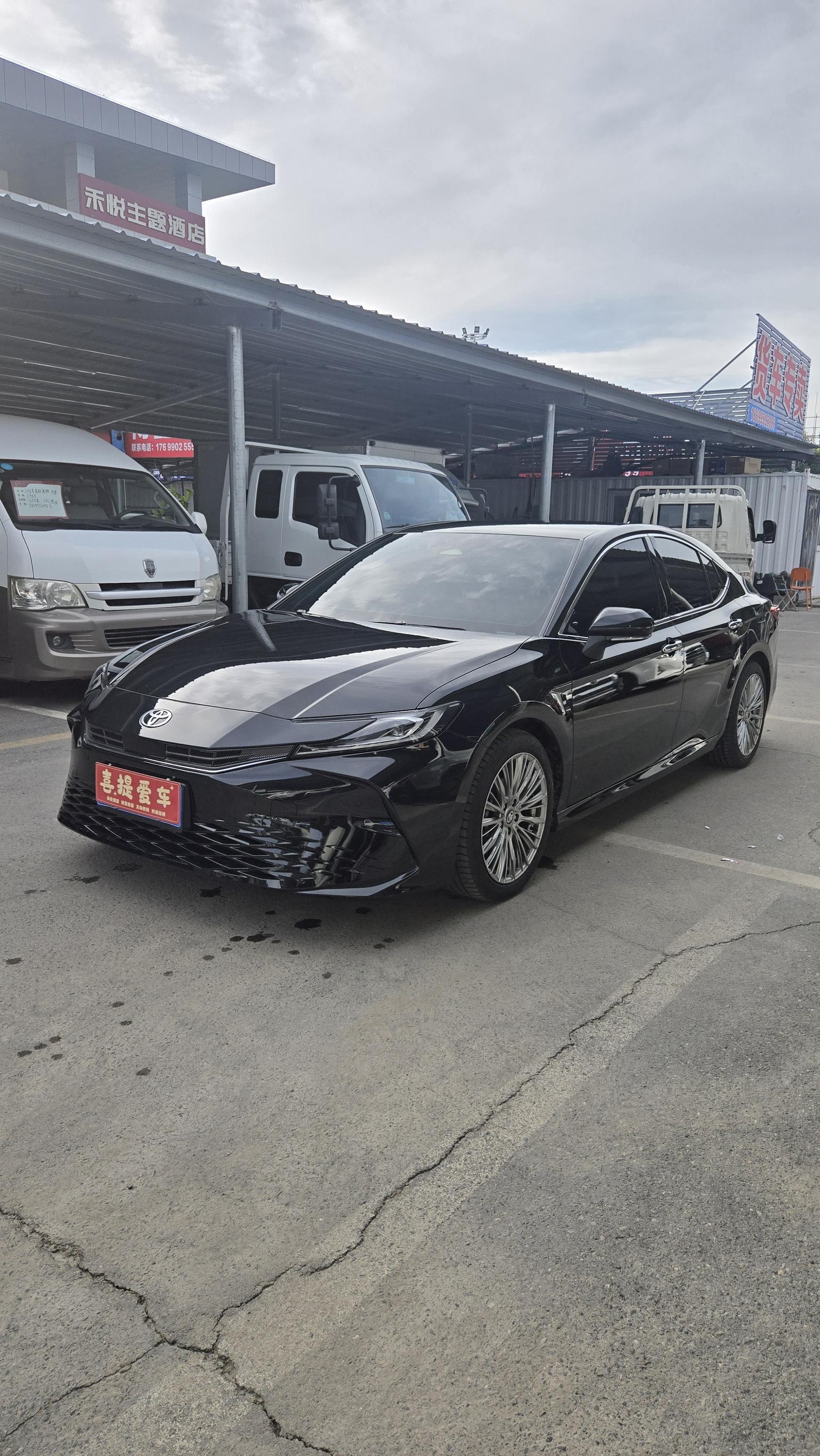 Toyota Camry 2.0HGVP Deluxe 2024