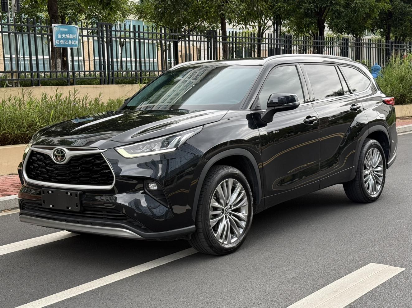 Toyota Highlander 2.5L 4WD Premium 7-seat (2.5L) 2025