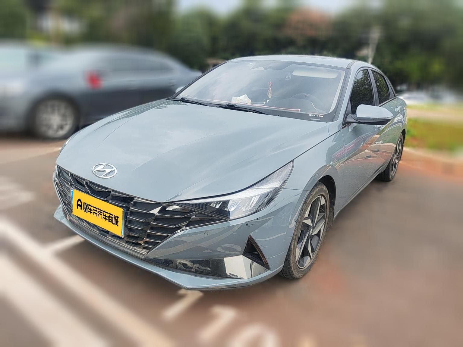 Hyundai Elantra LUX Premium Edition (1.5L) 2021