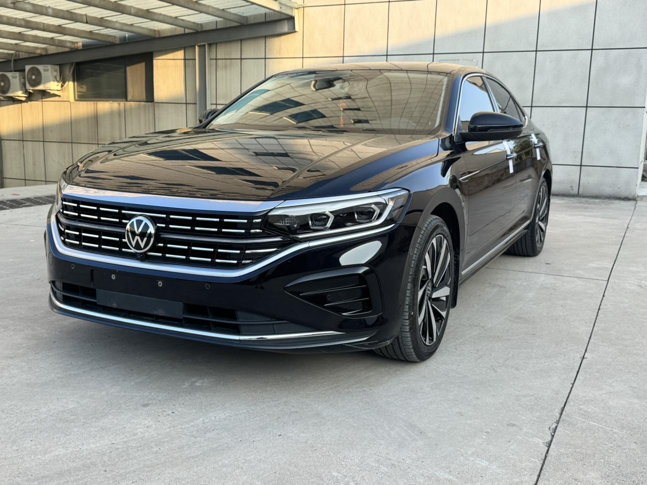 Volkswagen Passat 380TSI Luxury 2024