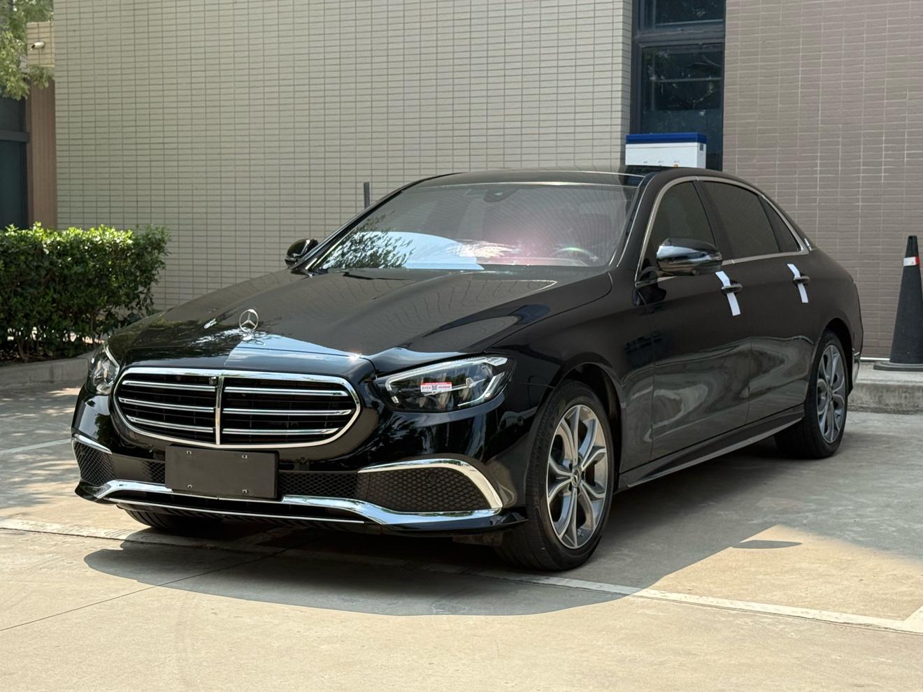 Mercedes Class-E Luxury Sport Sedan (2L) 2021