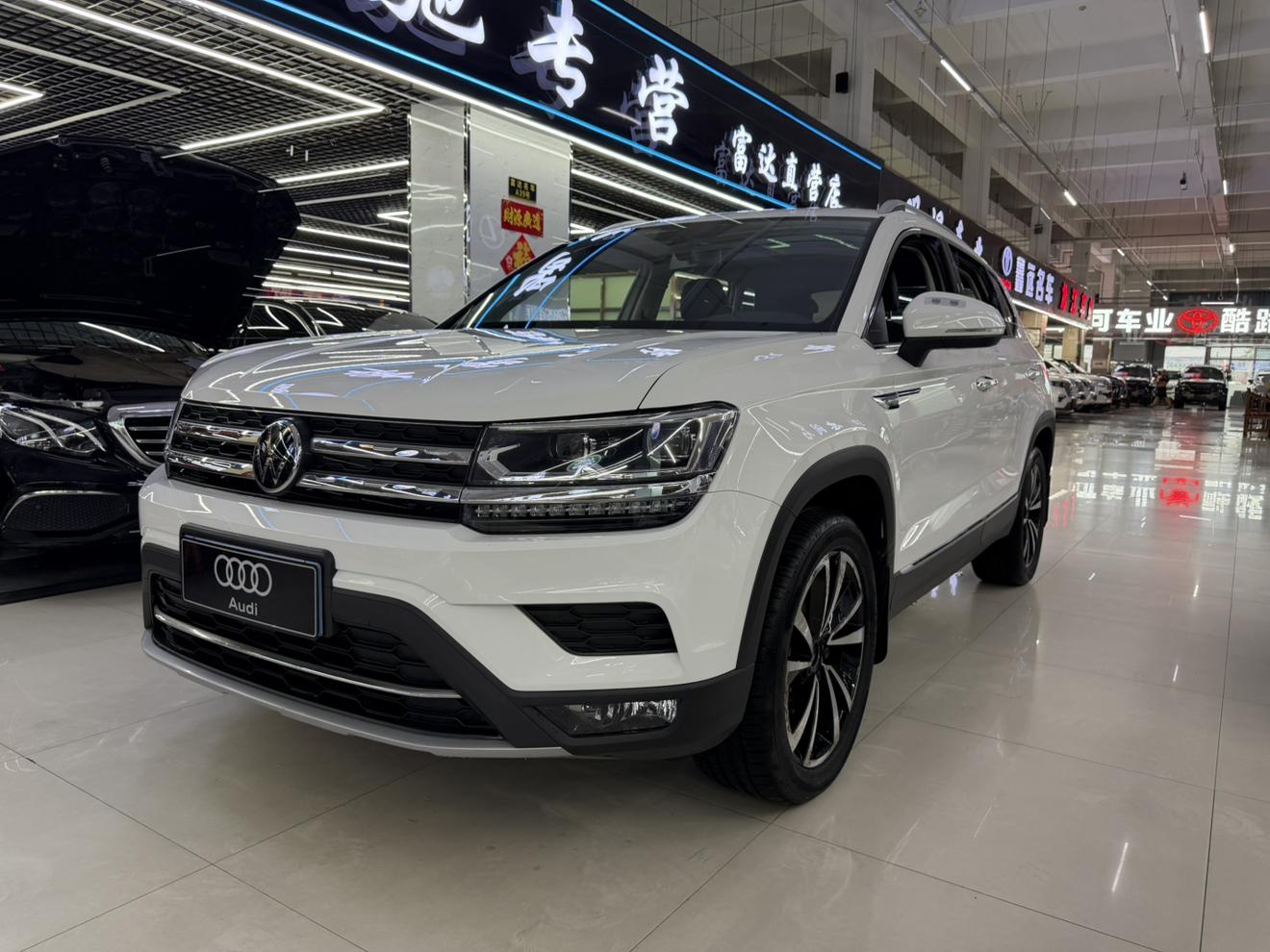 Volkswagen Tharu 330TSI 4WD Luxury (2L) 2021