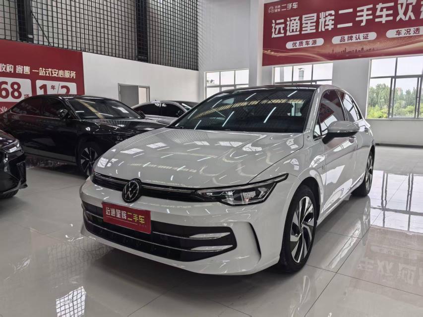 Volkswagen Golf 300TSI Pro 2025