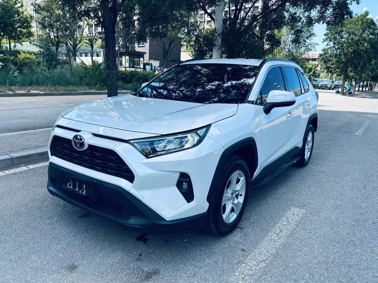 Toyota RAV4 2.0L CVT 2WD Urban 2025
