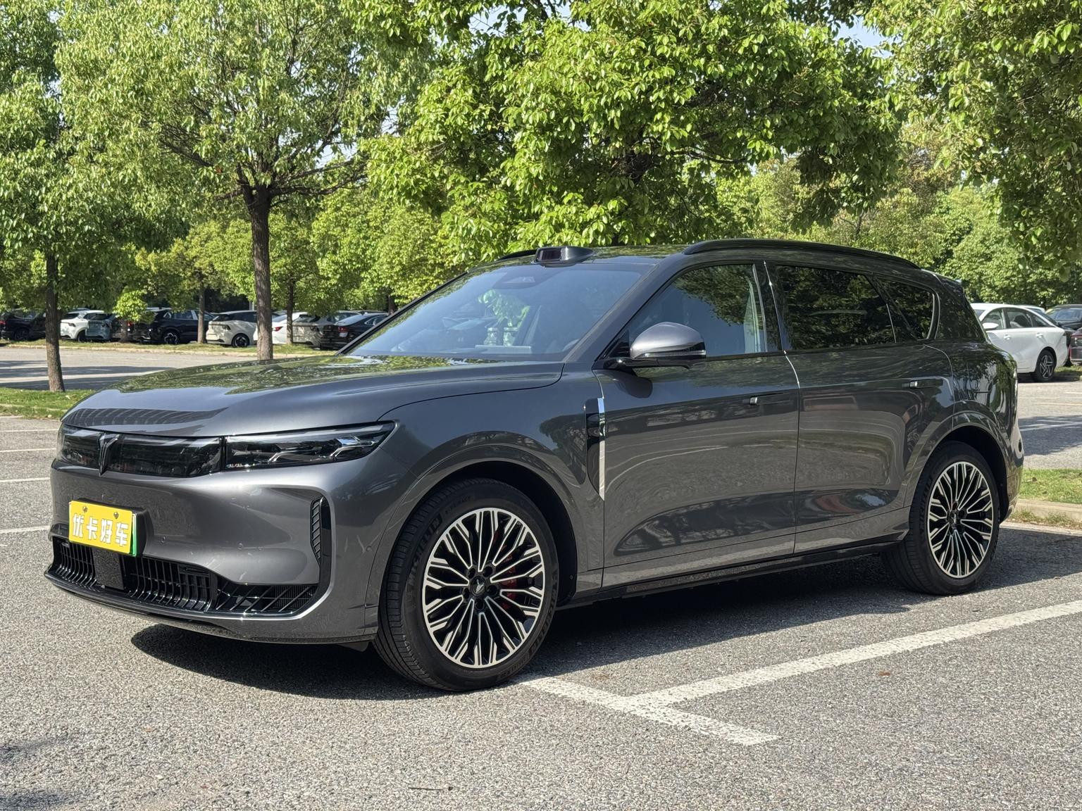 Voyah Free + Rear-Drive Qiankun 2025