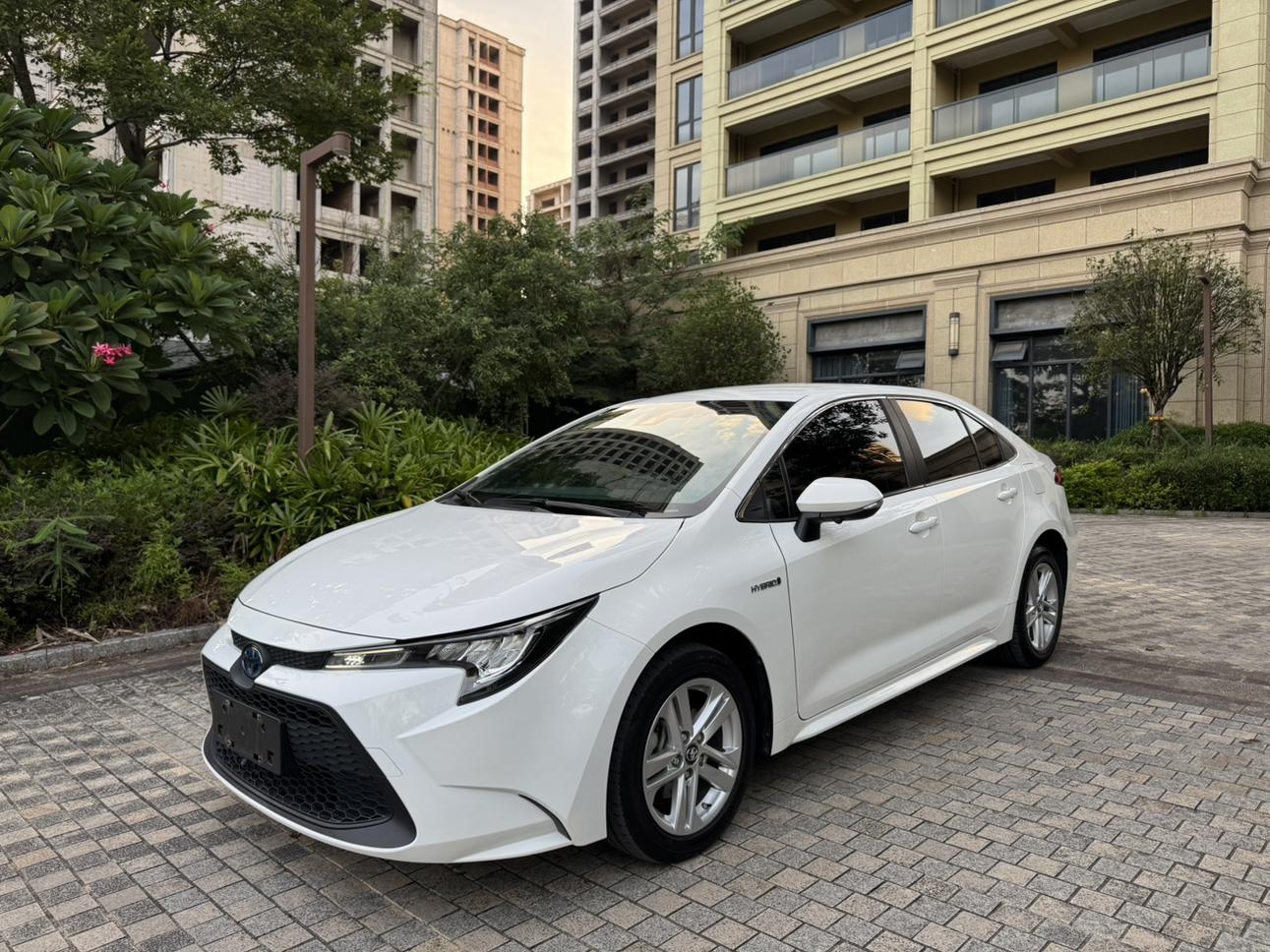 Toyota Levin 1.8H E-CVT Leading 2023
