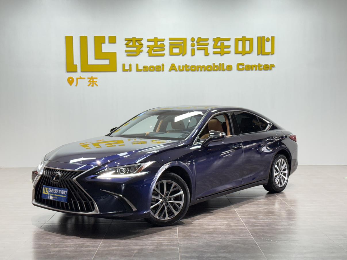 Lexus ES 2022