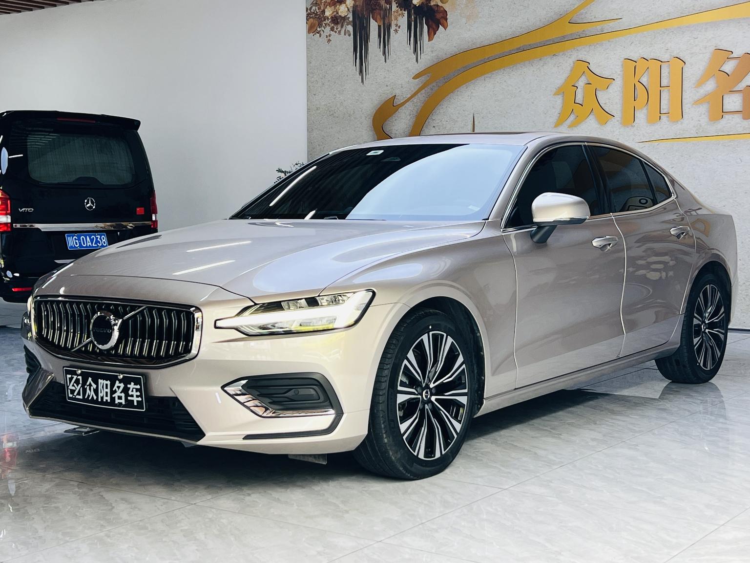 Volvo S60 Intelligent Premium Luxury (2L) 2022