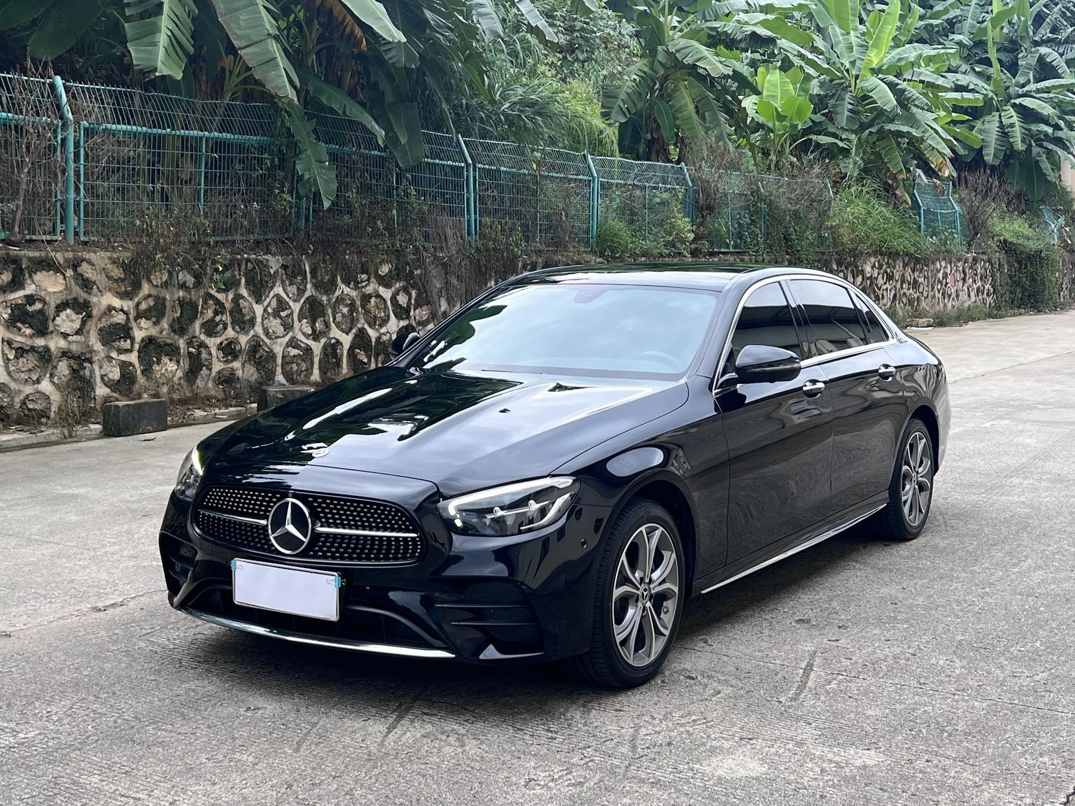 Mercedes Class-E 3rd Facelift E 300 L Luxury Sport Sedan 2022