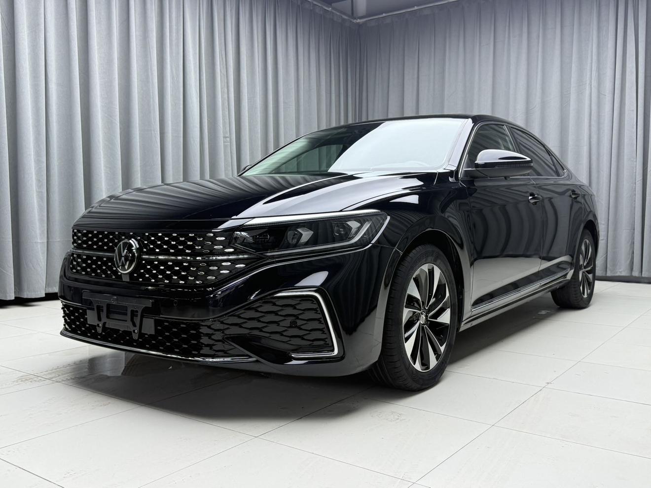 Volkswagen Passat 280TSI Starlight Elite (1.4L) 2023