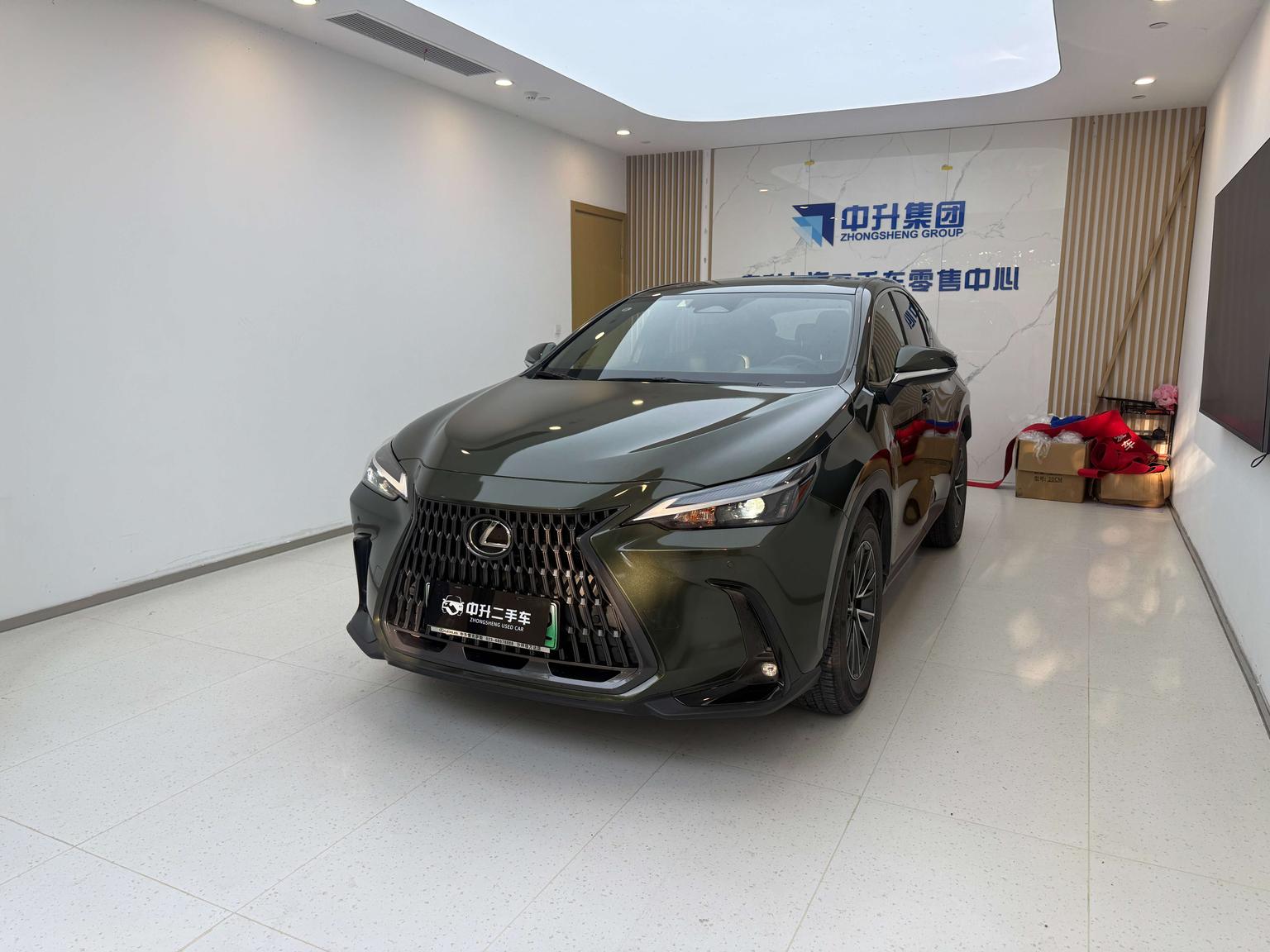 Lexus NX200 400h+ Joy (2.5L) 2022