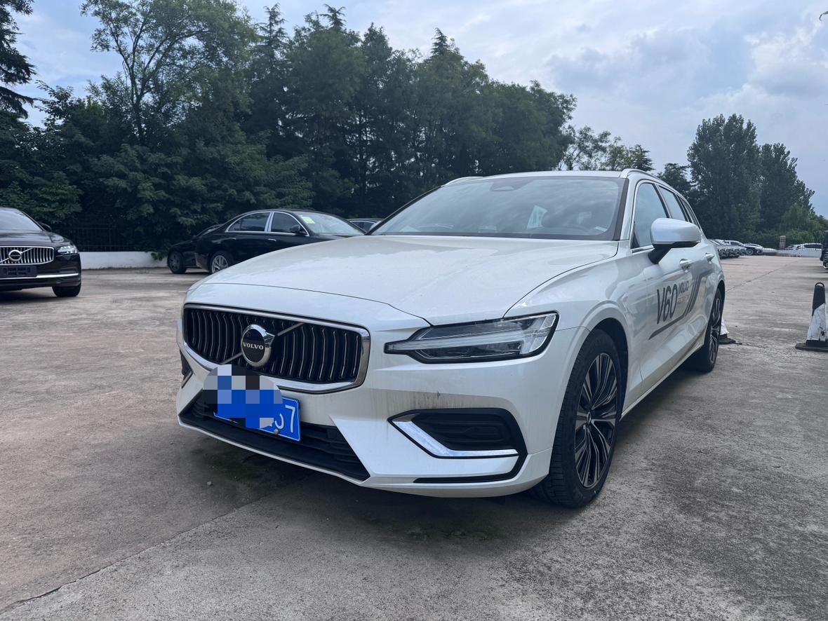 Volvo V60 Intelligent Premium Luxury 2025