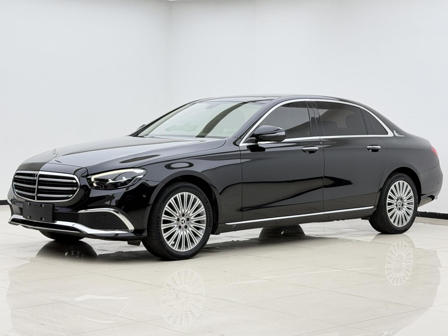 Mercedes Class-E 3rd Facelift E 300 L Fashion Sedan 2022