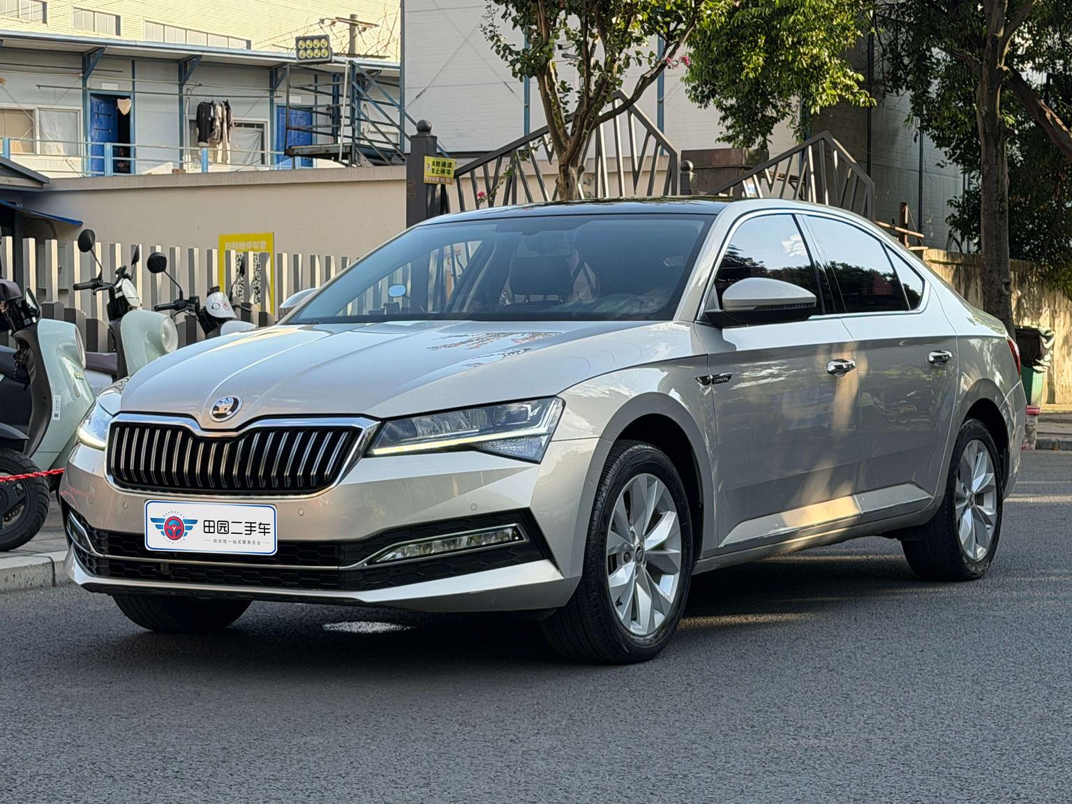 Skoda Superb 280 TSI DSG Comfort (1.4L) 2021