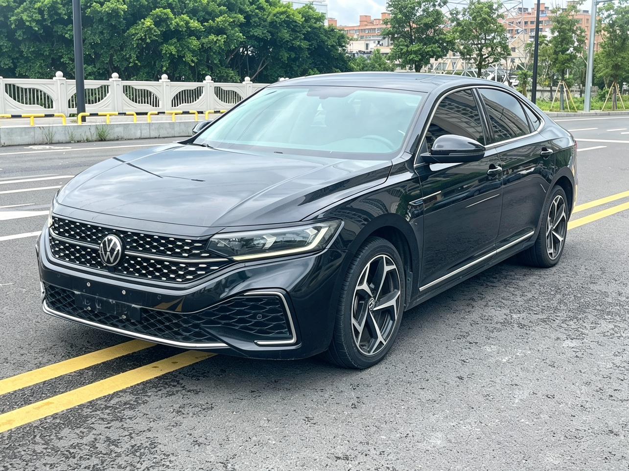 Volkswagen Passat 330TSI Luxury (2L) 2023