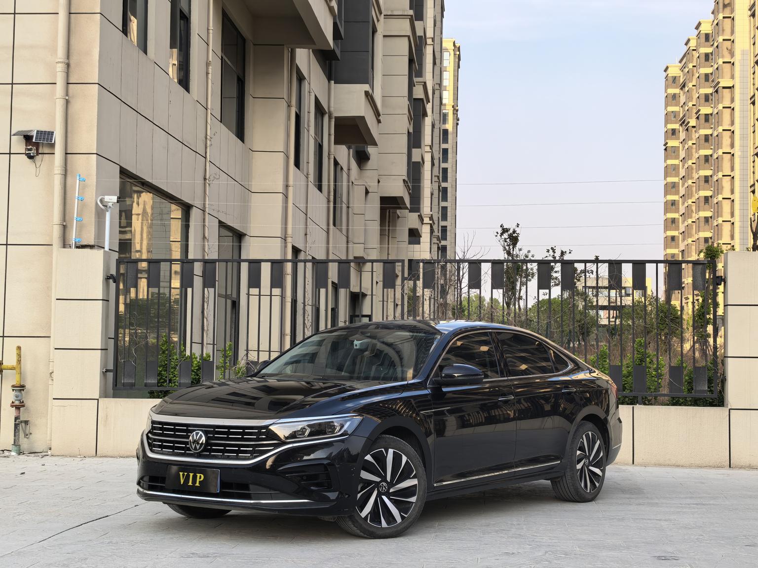 Volkswagen Passat 380TSI Luxury 2024