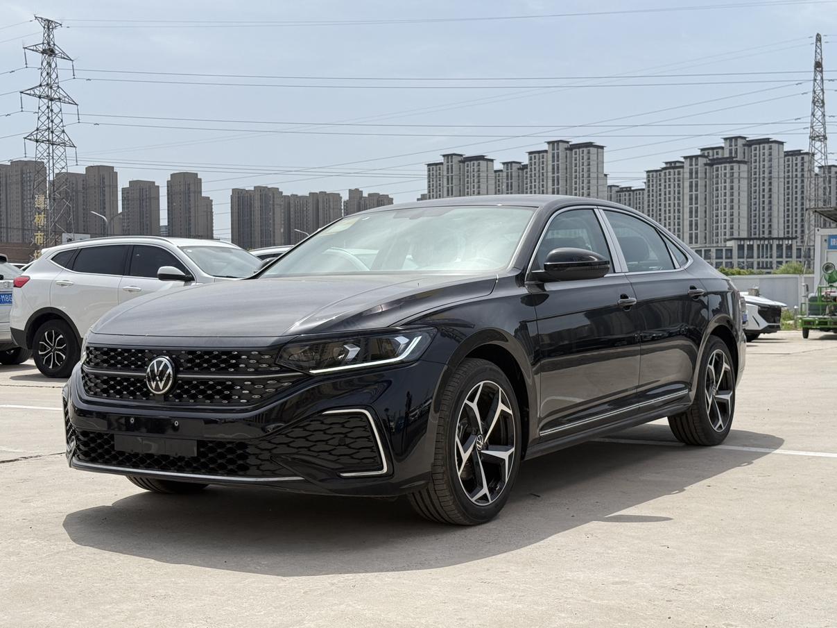 Volkswagen Passat Outstanding 330TSI Starry Elite 2025
