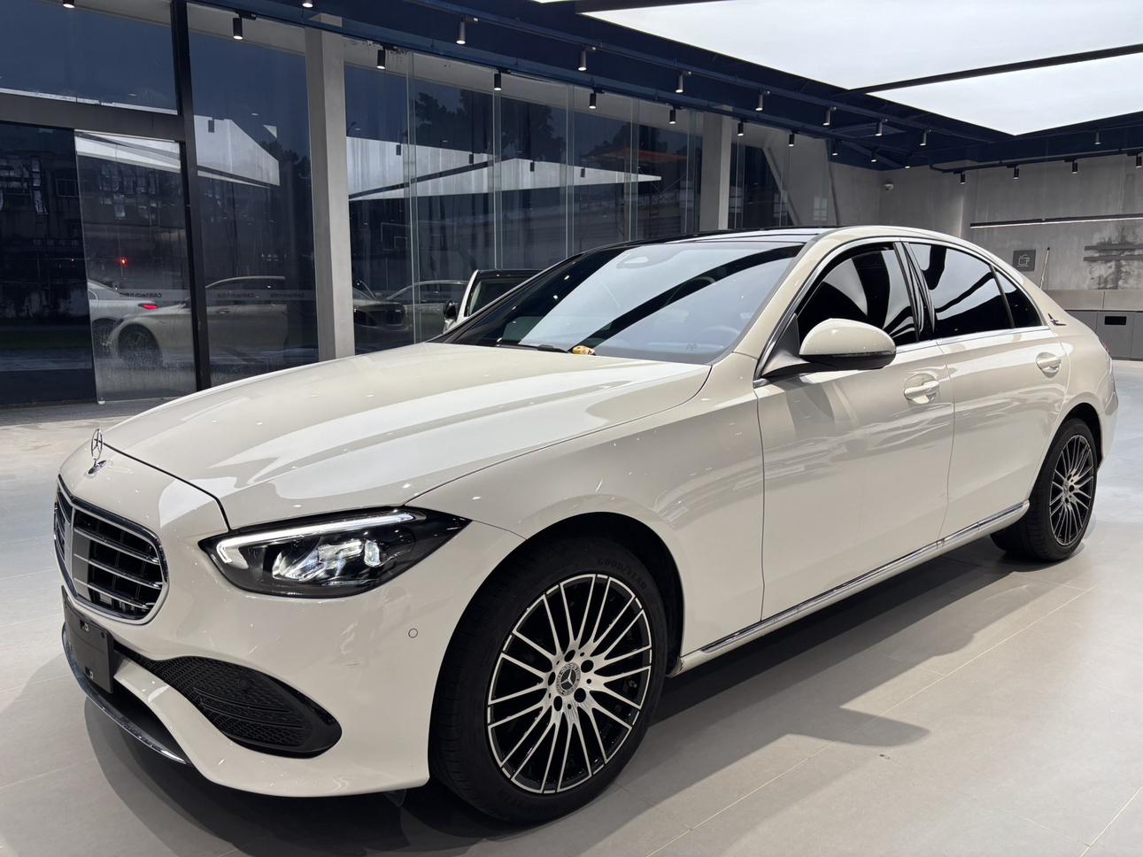 Mercedes Benz Class-C C 260 L 2025