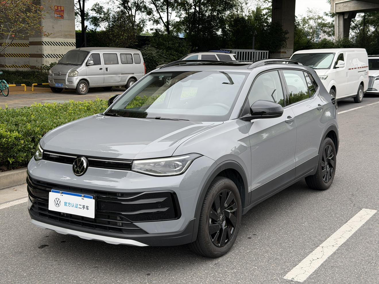 Volkswagen Tharu 300TSI Enjoy 2025
