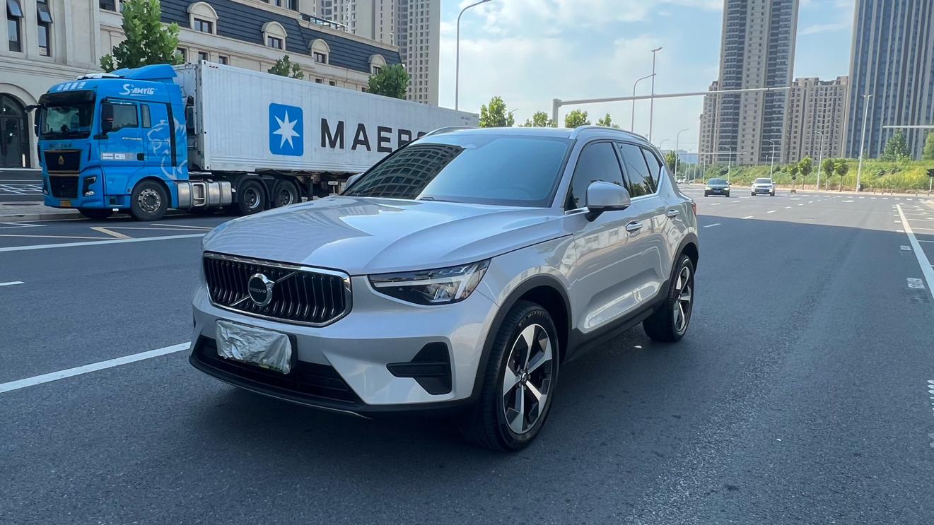Volvo XC40 Intelligent Premium Luxury AWD (2L) 2025