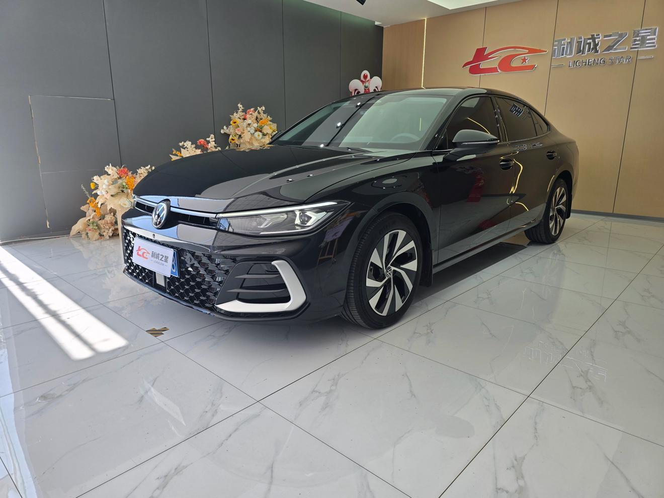 Volkswagen Passat 380TSI Starlight Dragon Fortune 2025