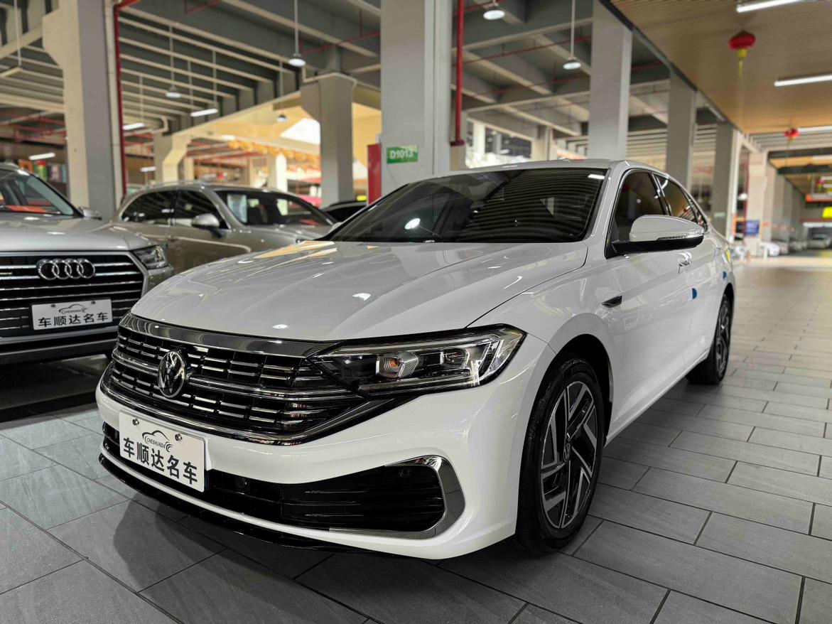 Volkswagen Sagitar 300TSI DSG Beyond (1.5L) 2025