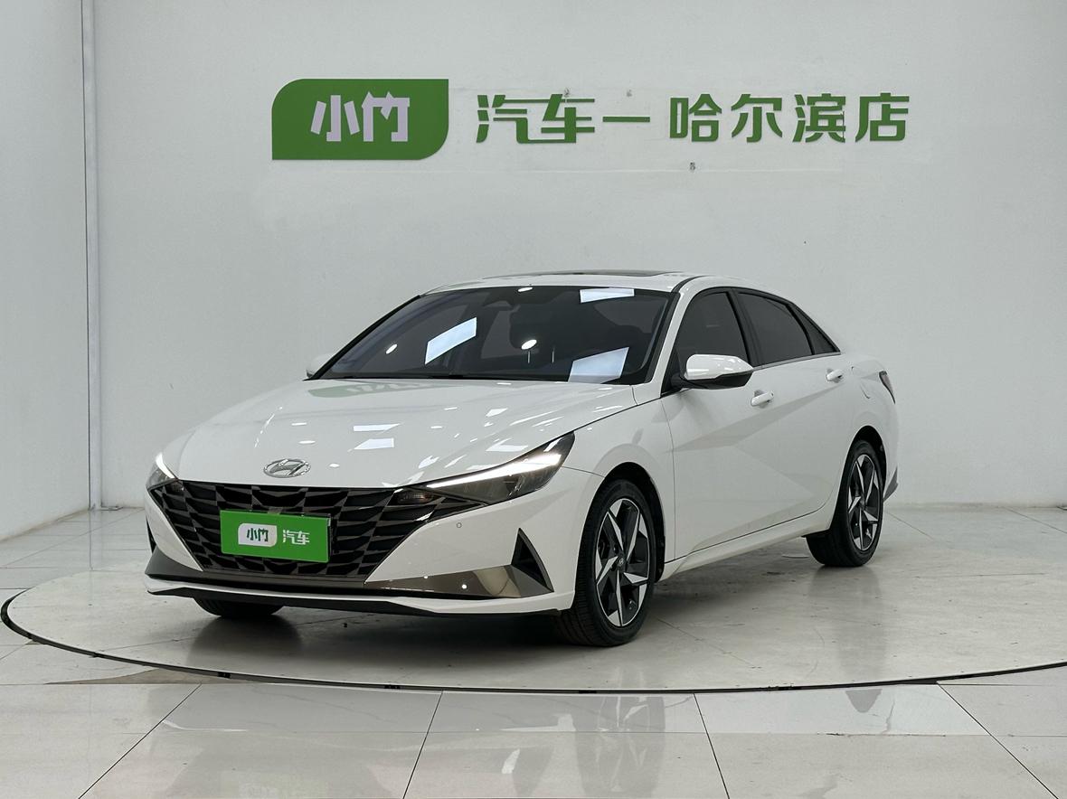 Hyundai Elantra LUX Premium Edition (1.5L) 2022
