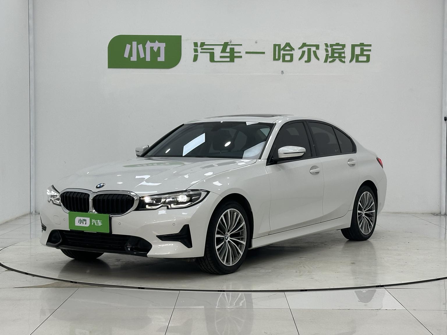 BMW Series-3 320i Sport Package (2L) 2022