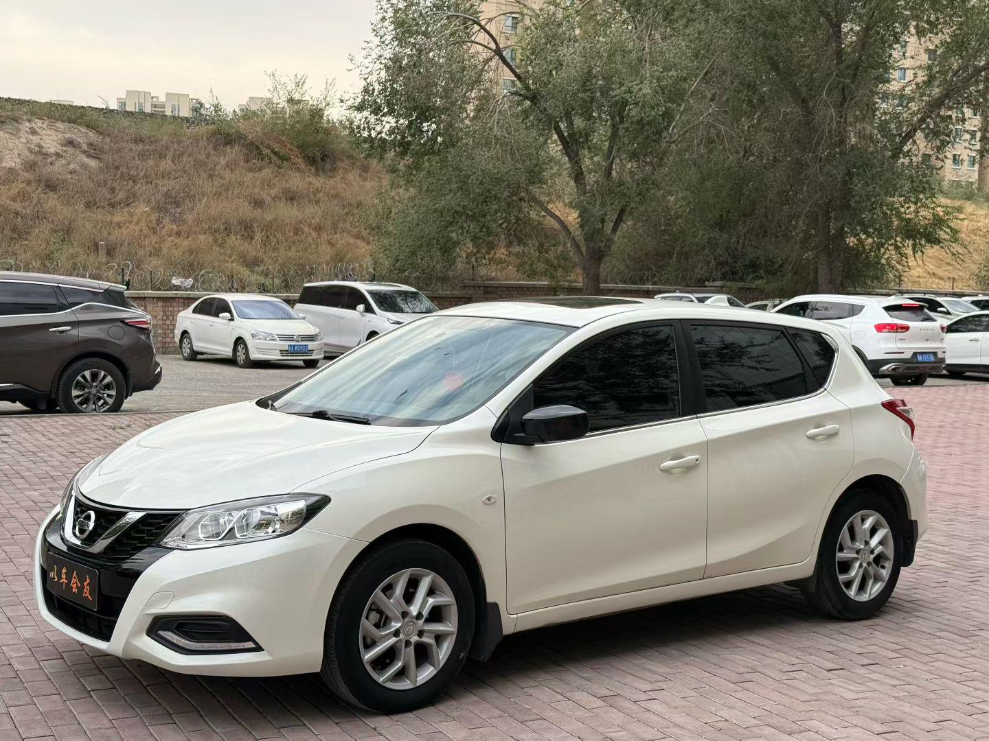 Nissan Tiida CVT Cool Dynamic (1.6L) 2022