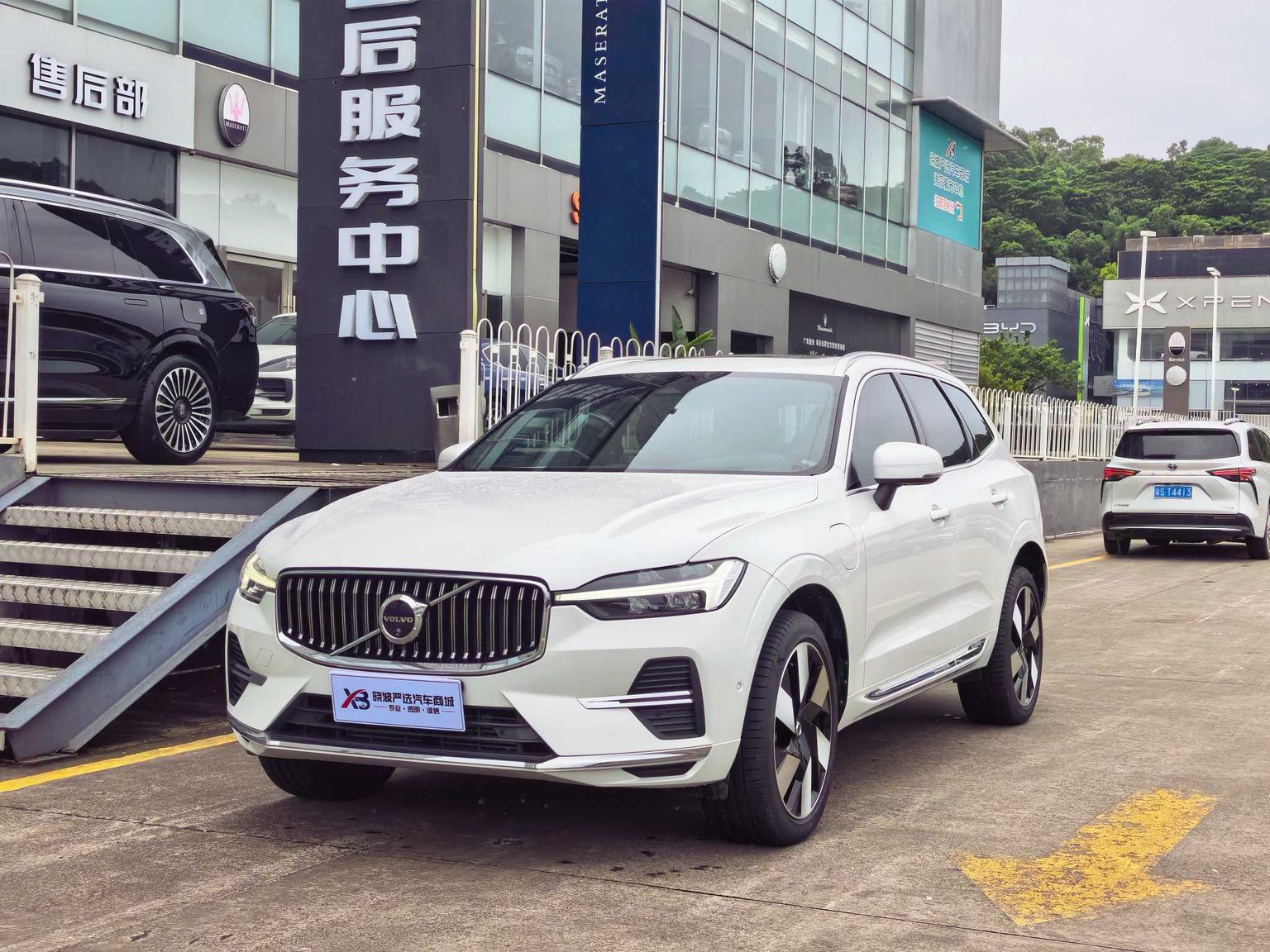 Volvo XC60-Phev T8 AWD Long Range Intelligent Premium Luxury (2L) 2023