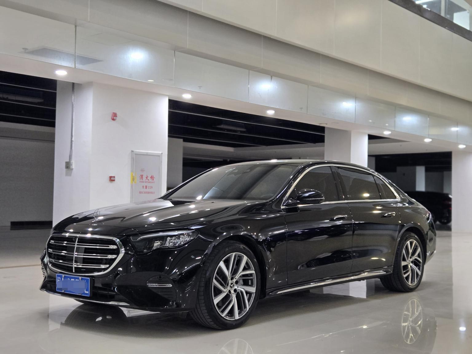 Mercedes Class-E Luxury Sedan (2L) 2024