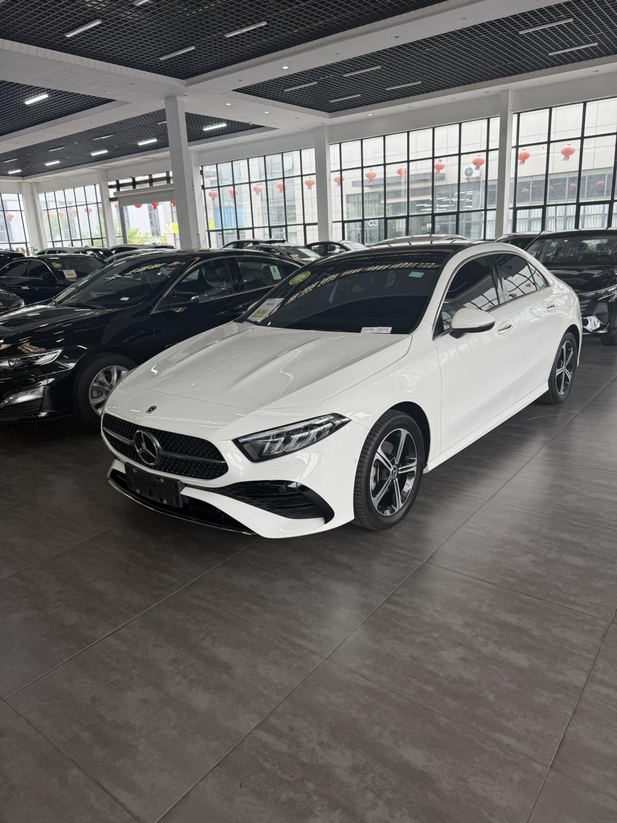 Mercedes Benz Class-A A200L 2025