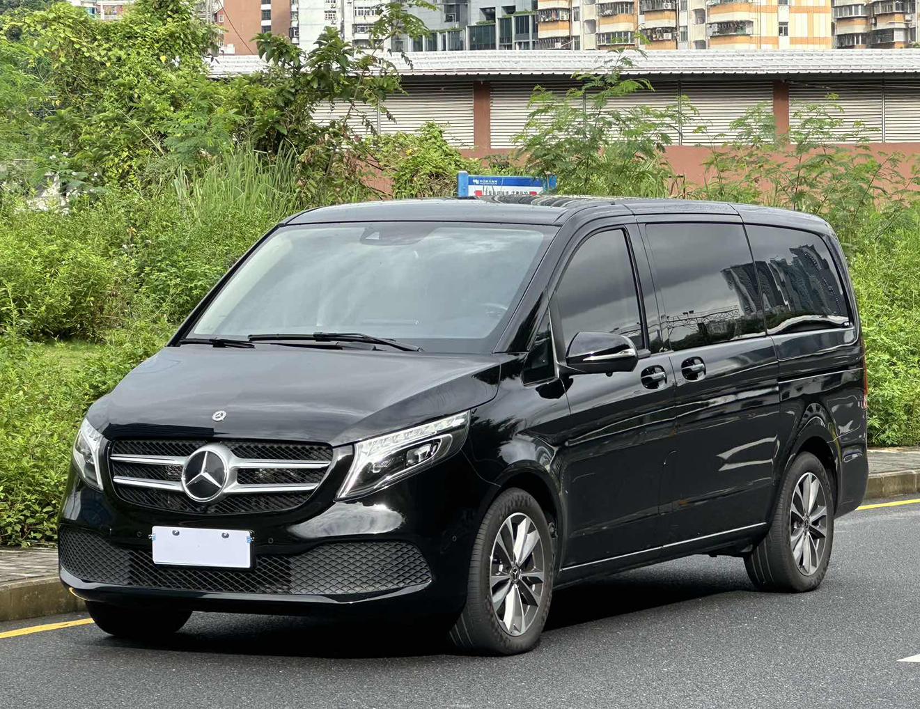 Mercedes V-260 Navigator (2L) 2020
