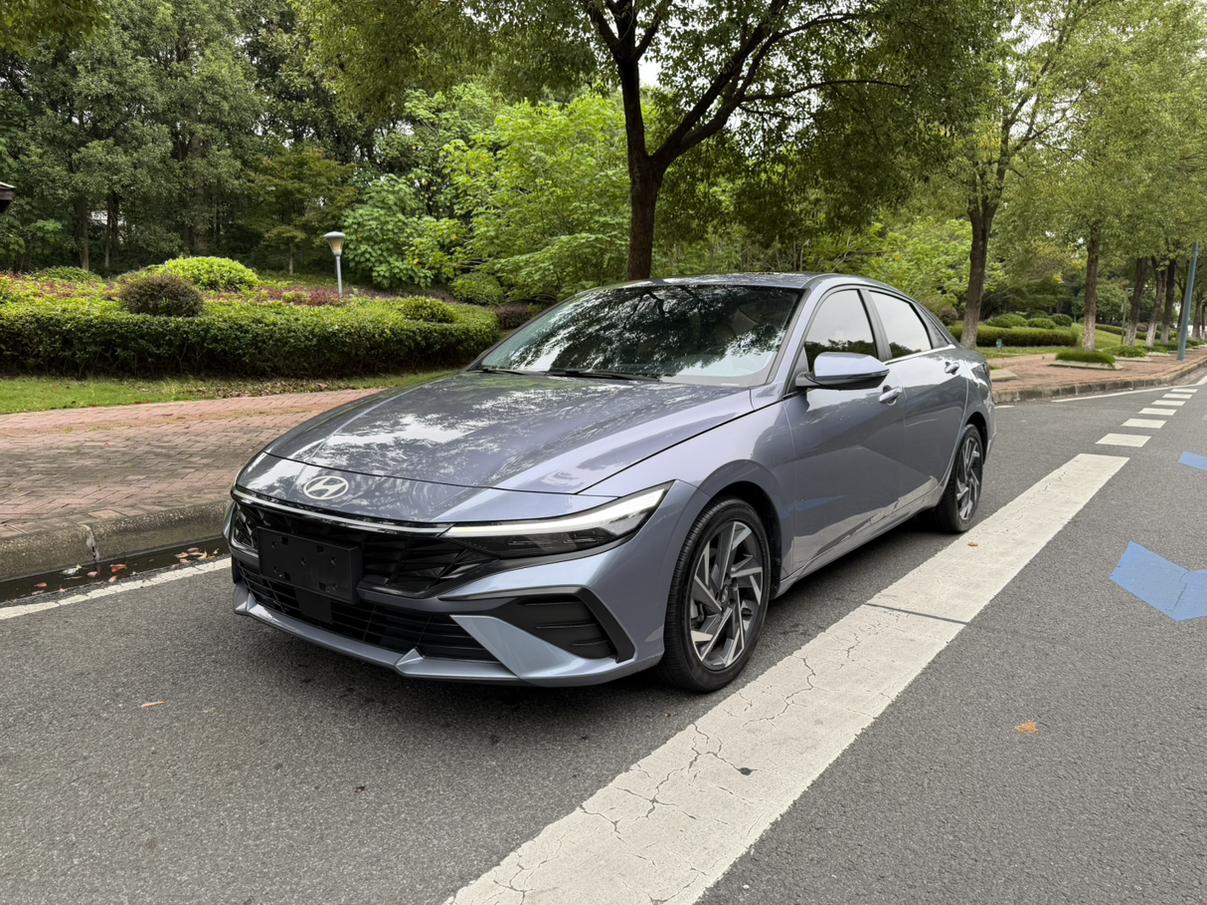 Hyundai Elantra LUX Premium Edition (1.5L) 2024