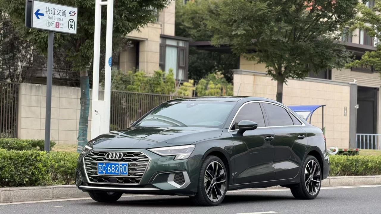 Audi A3 Luxury Elegance (1.4L) 2022