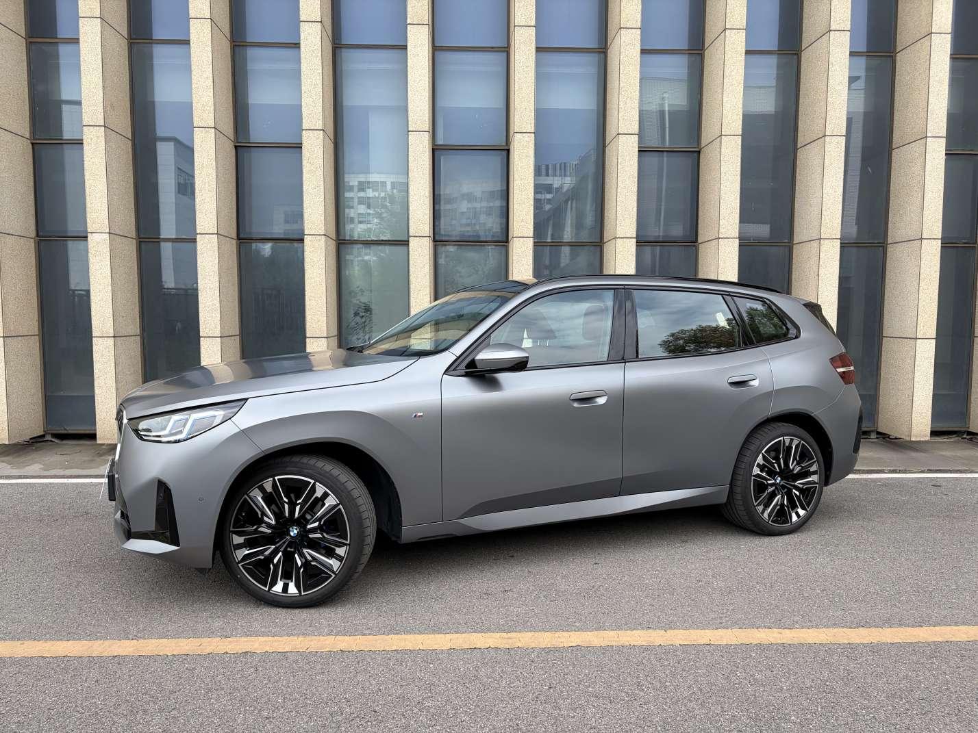 BMW X3 xDrive30L Leading M Sport Night Package (2L) 2025