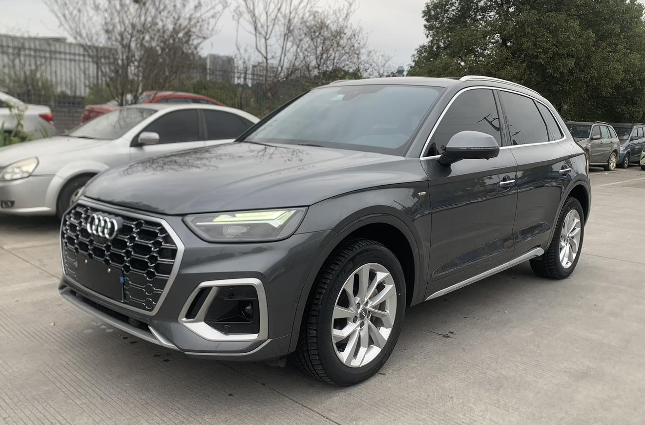 Audi Q5L 40 TFSI Luxury Dynamic 2021