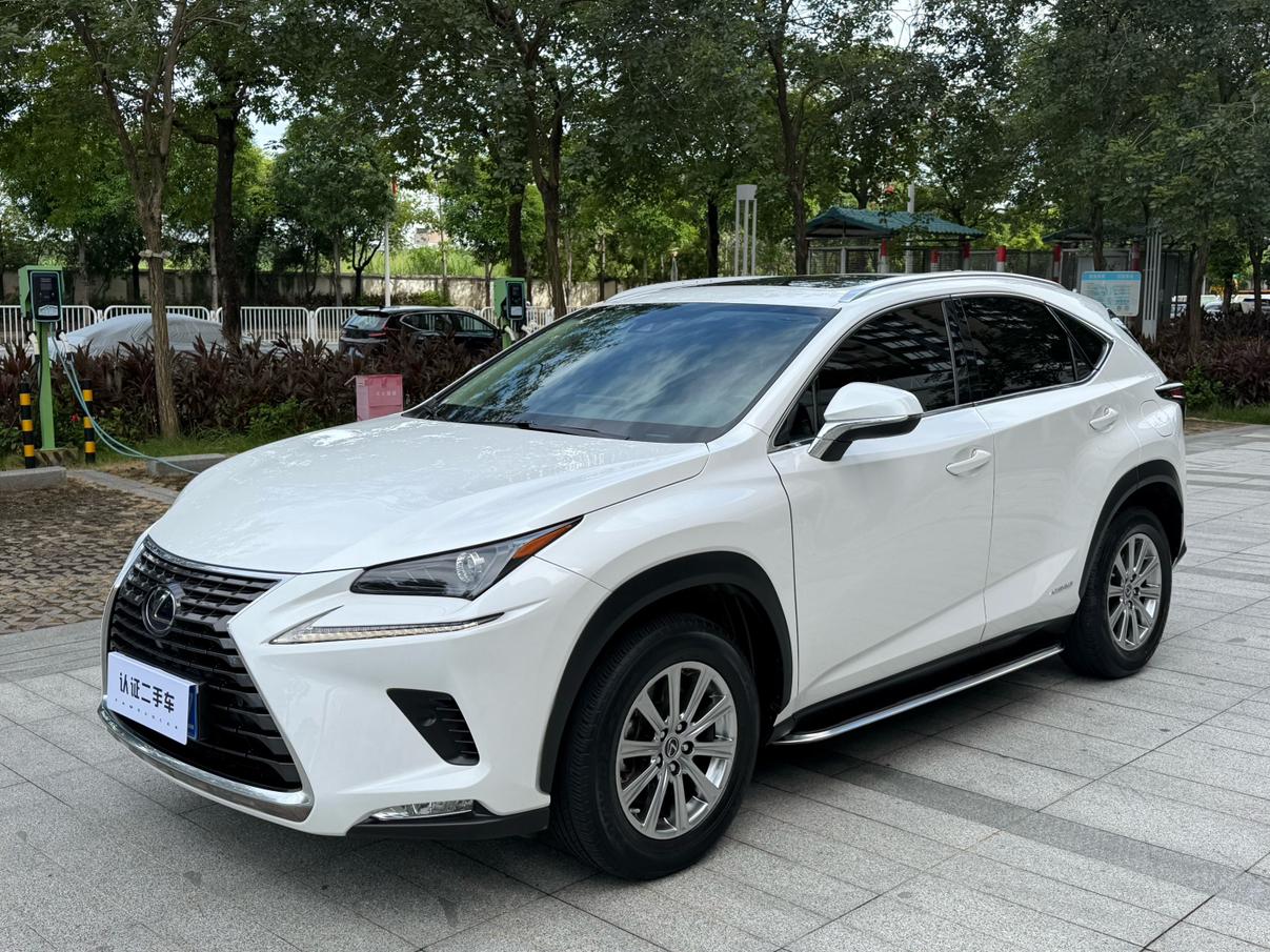 Lexus NX200 300h FWD Sharp Style (2.5L) 2021
