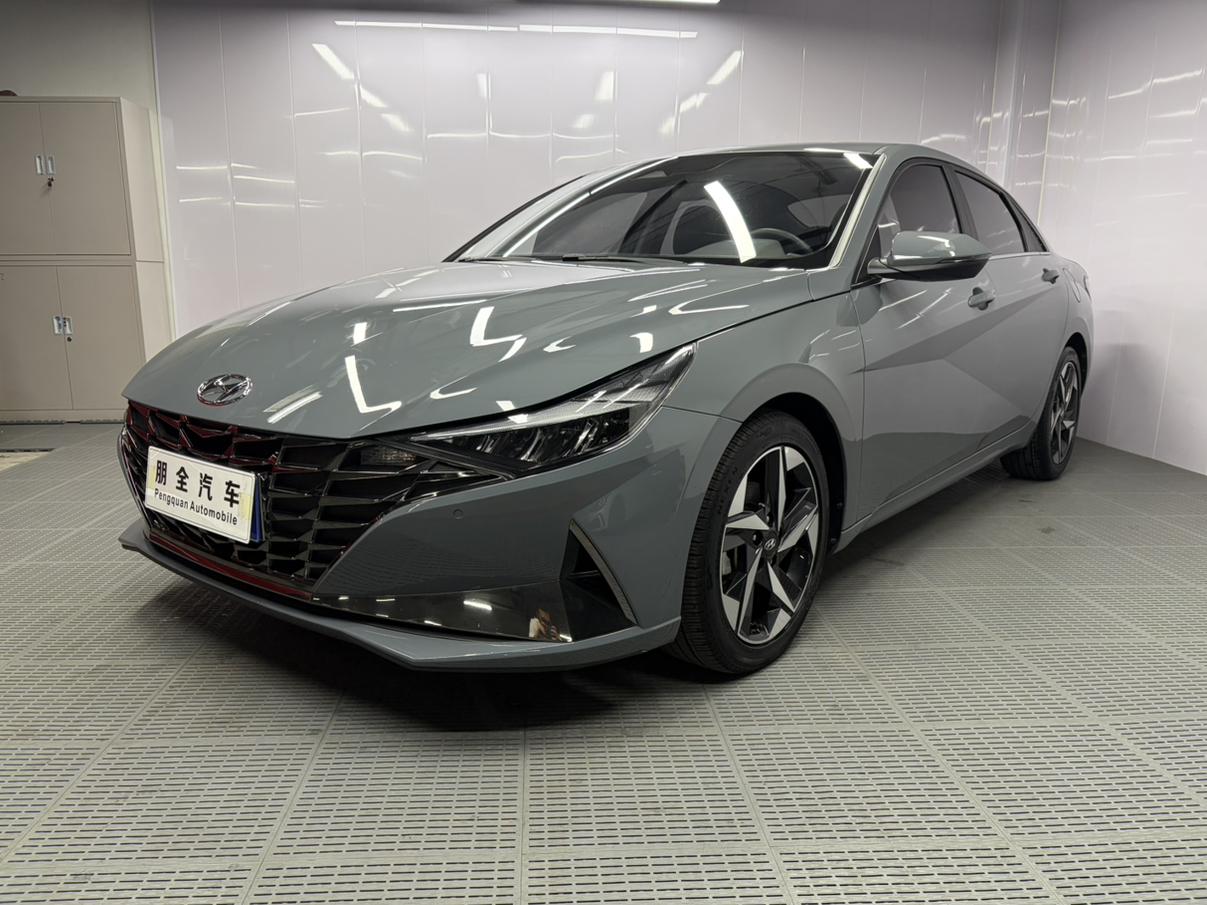 Hyundai Elantra LUX Premium Edition (1.5L) 2022