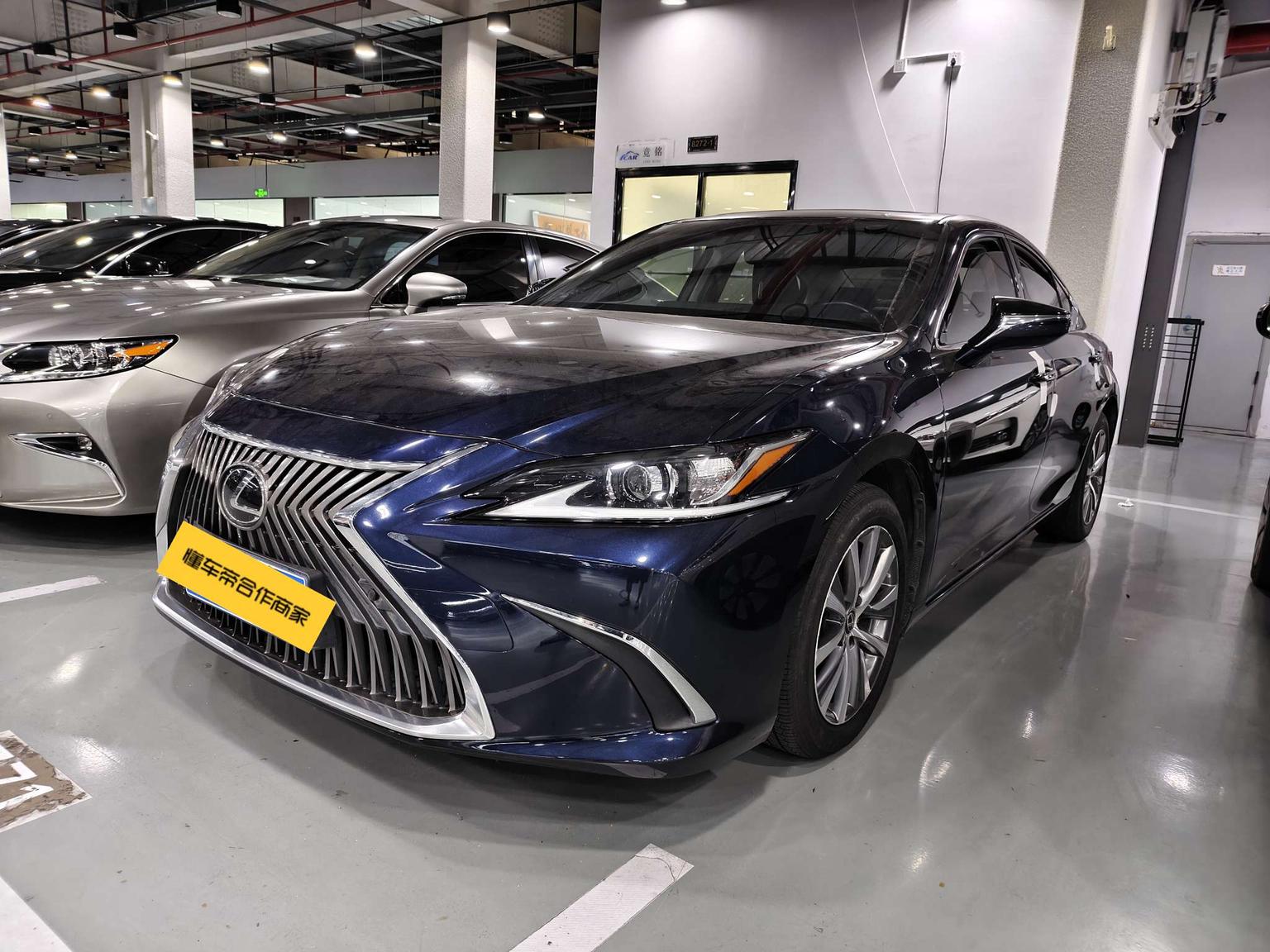 Lexus ES Excellent (2L) 2021