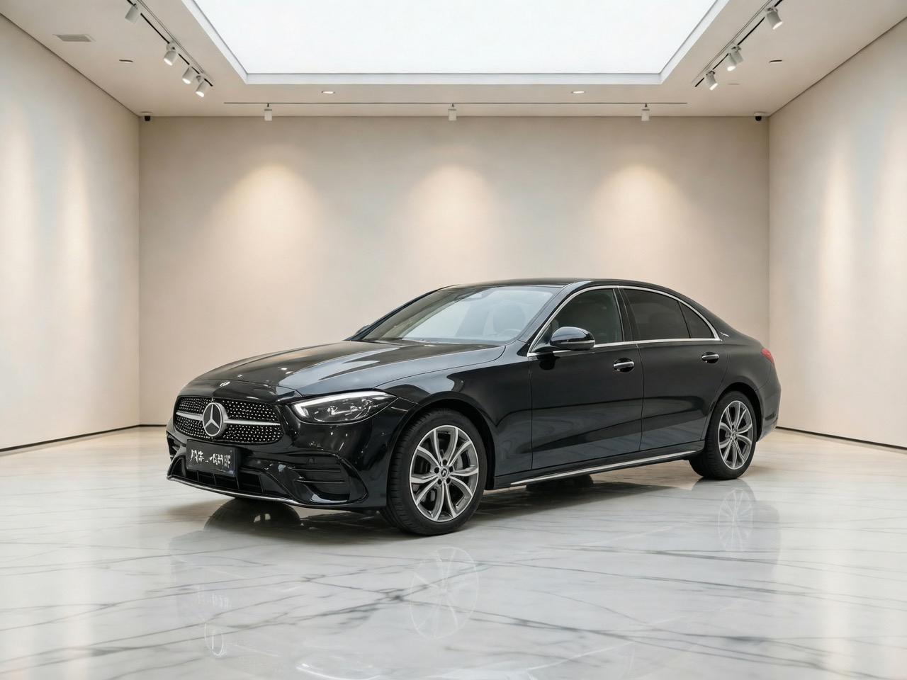 Mercedes Class-E Luxury Sport Sedan (2L) 2022